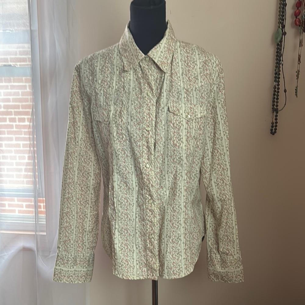 GAP Cream Casual Button Down Shirt